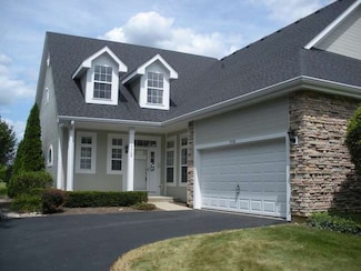 9508 Georgetown Ln, Crystal Lake, IL 60014