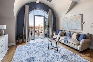300 W 5th St Unit 653, Charlotte, NC 28202