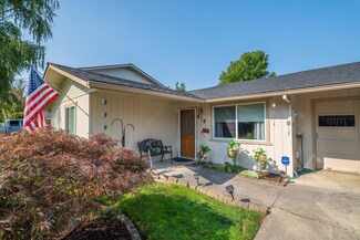 616 SW Sunwood Way, Grants Pass, OR 97526