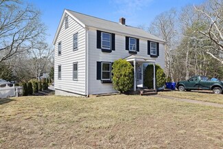 49 Saint Margarets St, Buzzards Bay, MA 02532