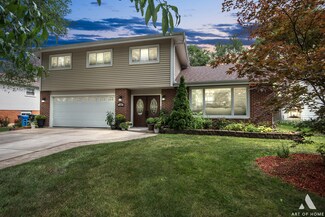1503 N Burning Bush Ln, Mount Prospect, IL 60056