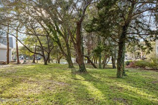110 Teak Ct, Pine Knoll Shores, NC 28512