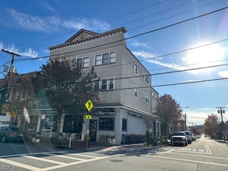 97 Walnut St Unit 2B, Montclair, NJ 07042