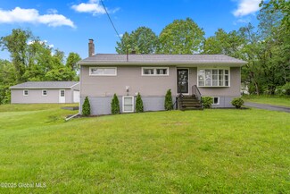 1876 Dover Ln, Castleton On Hudson, NY 12033