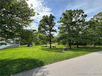 107 Indian Lake Ave, Laurie, MO 65037