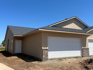 2017 N Reece St, Wichita, KS 67052