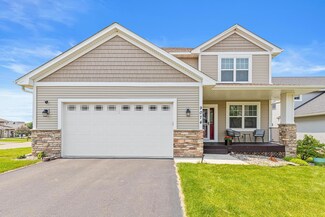 9074 Degler Ln, Chanhassen, MN 55317