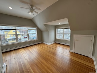 217 Park Rd Unit 3rd FL, West Hartford, CT 06119
