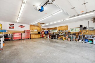 9212 12th Ave S, Bloomington, MN 55425