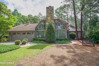 620 Diamondhead Dr S, Pinehurst, NC 28374