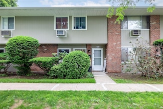 1702 Old Country Rd, Elmsford, NY 10523