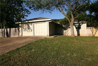 7209 Shadywood Dr, Austin, TX 78745