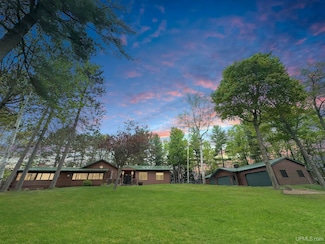 382 S Shore Dr, Crystal Falls, MI 49920