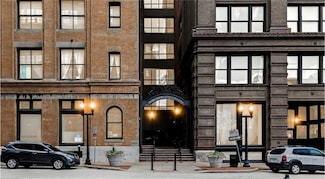 308 W 8th St Unit 304, Kansas City, MO 64105