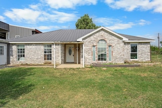 1937 E Spring Creek Rd, Gainesville, TX 76240