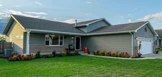 228 Juniper St NW, Demotte, IN 46310