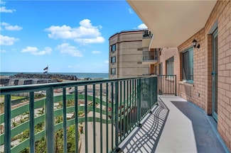 136 Beach 117th St Unit 406, Rockaway Park, NY 11694