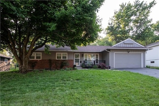 10218 Tracy Ave, Kansas City, MO 64131