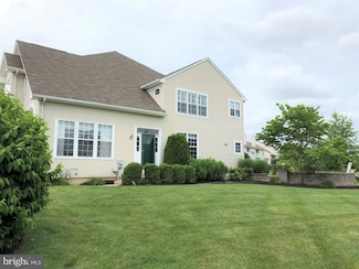 9 Cypress Point Rd, Mount Holly, NJ 08060