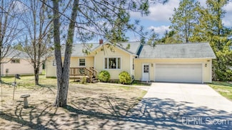 10027 Us Highway 2, Rapid River, MI 49878