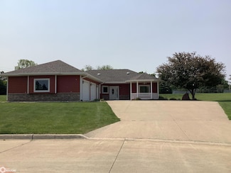 1405 3rd St NE, Hampton, IA 50441