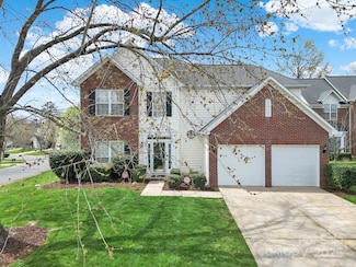 8620 Grey Squirrel Ct, Charlotte, NC 28277