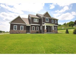 3026 Allies Ln, Cross Plains, WI 53528