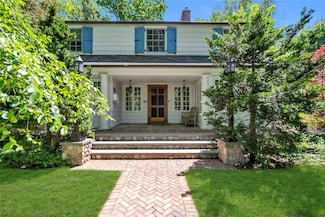 60 Reid Ave, Port Washington, NY 11050