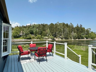 156 Scraggle Point Rd, Saint George, ME 04860
