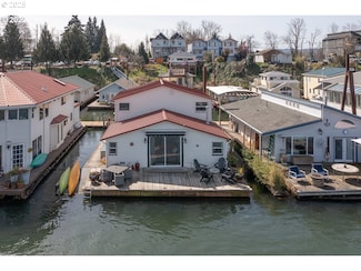 205 N Bridgeton Rd, Portland, OR 97217