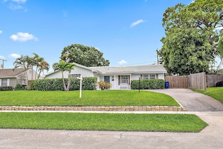 911 Poplar Dr, West Palm Beach, FL 33403