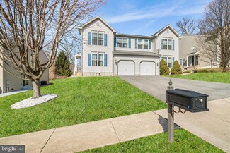 1048 Alexander Dr, Temple, PA 19560