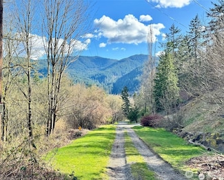 7011 272nd Ave SE, Issaquah, WA 98027