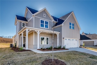 2038 Hidden Lakes Dr, Opelika, AL 36801
