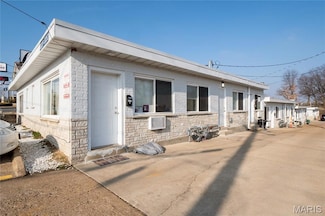 8009 Gravois Rd, Saint Louis, MO 63123