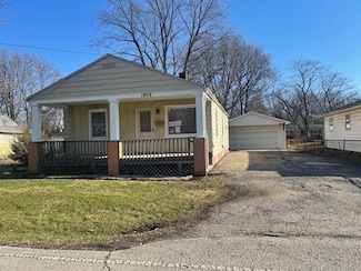 1902 N 29th St, Decatur, IL 62526