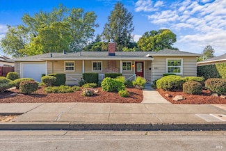 2521 Valley Center Dr, Santa Rosa, CA 95405