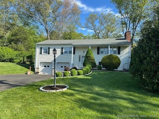 9 Cindy Ln, Norwalk, CT 06851