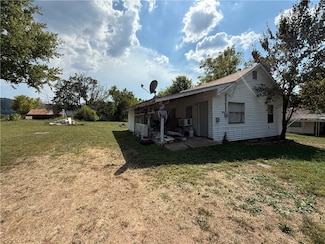 111 S Spring St, Marshall, AR 72650