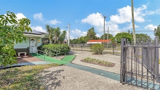 290 NW 188th St, Miami, FL 33169