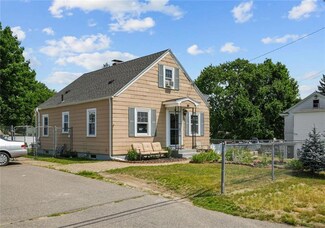 25 Cedar St, Johnston, RI 02919