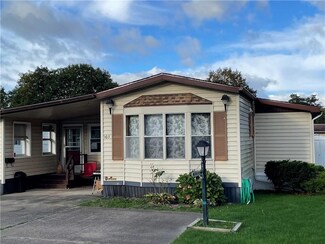103 Lakewood Village, Medina, NY 14103
