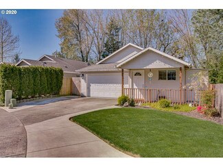 303 SE Maple Cir, Gresham, OR 97080