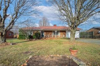 6922 Gra Lan Dr, Thomasville, NC 27360