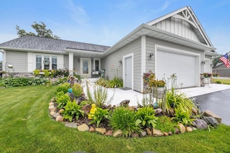 404 Westwood Dr, River Falls, WI 54022