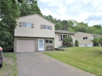 713 Country Club Rd, Vestal, NY 13850