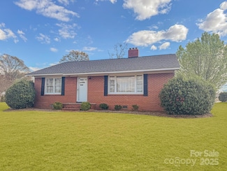 1019 W Sewell St, Pageland, SC 29728