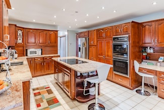 125 Clearview Dr, Scotrun, PA 18355