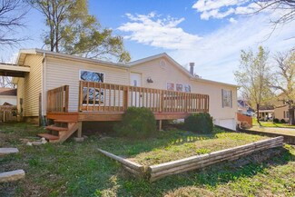 509 S Maple St, Paola, KS 66071