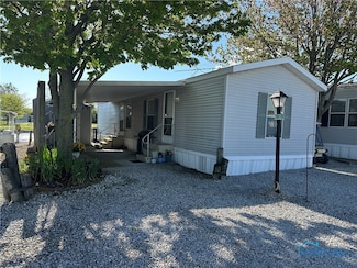 1057 E Sister Ln Unit 2021, Oak Harbor, OH 43449